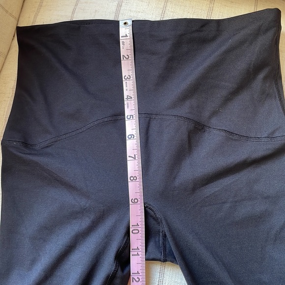 Spanx Active Leggings in Very Black, Women’s Medium. 7/8 length - Picture 9 of 10